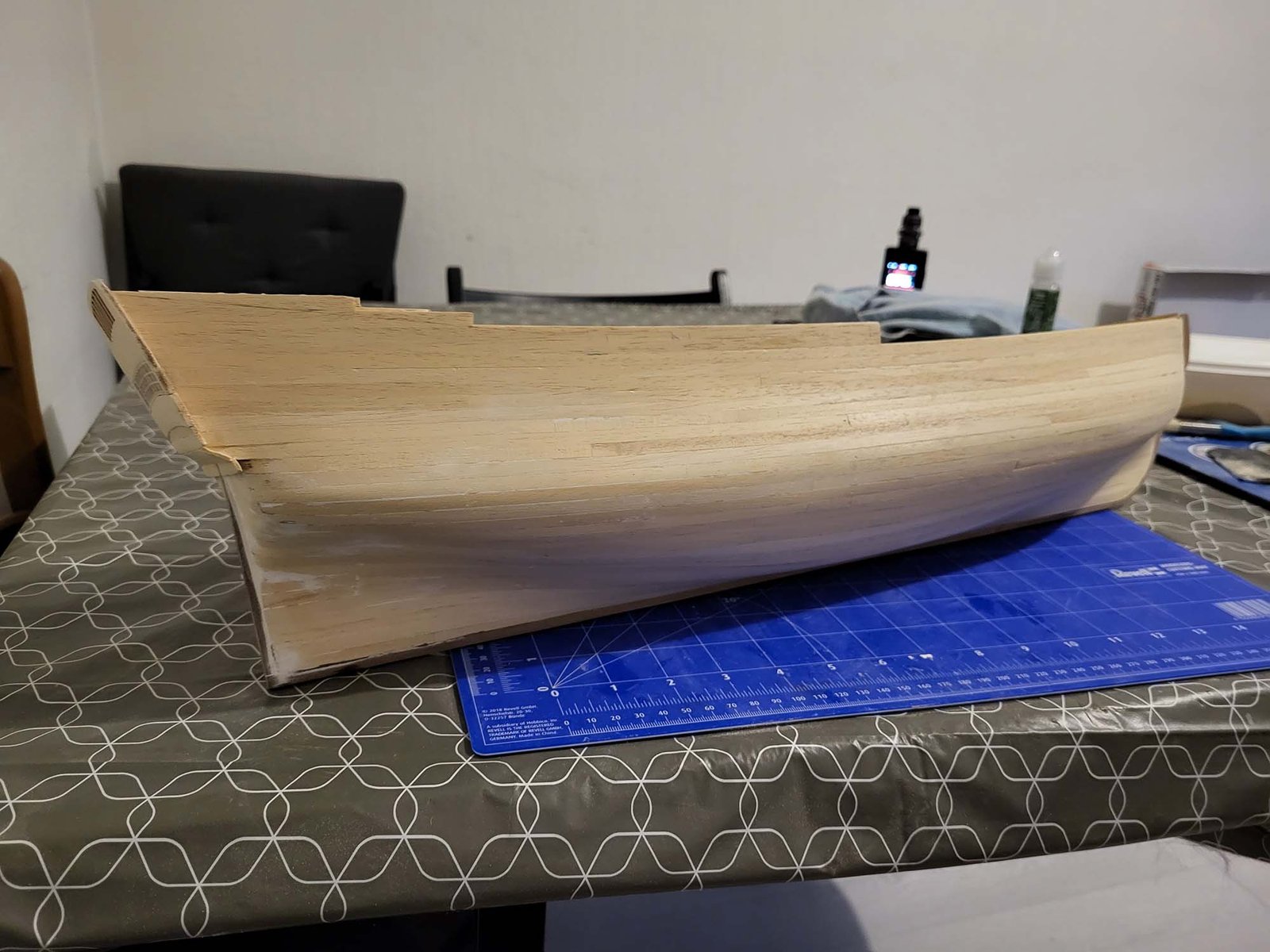 Maquette coque de navire en bois clair