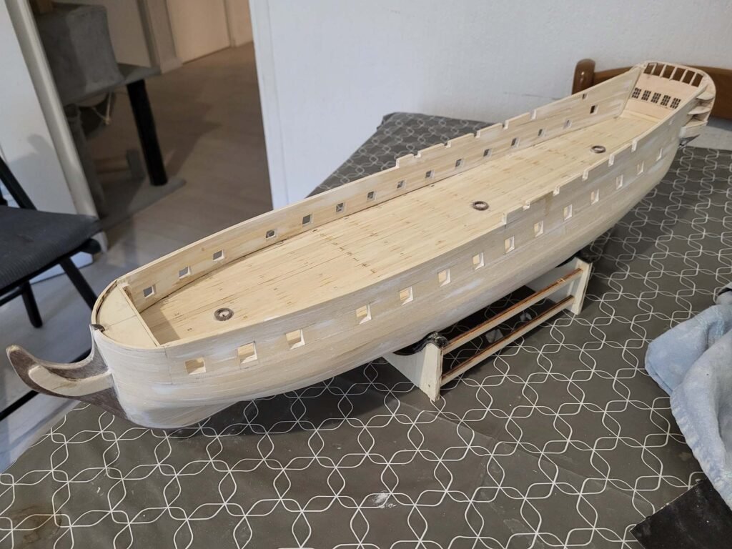Maquette navire bois construction artisanale intérieur