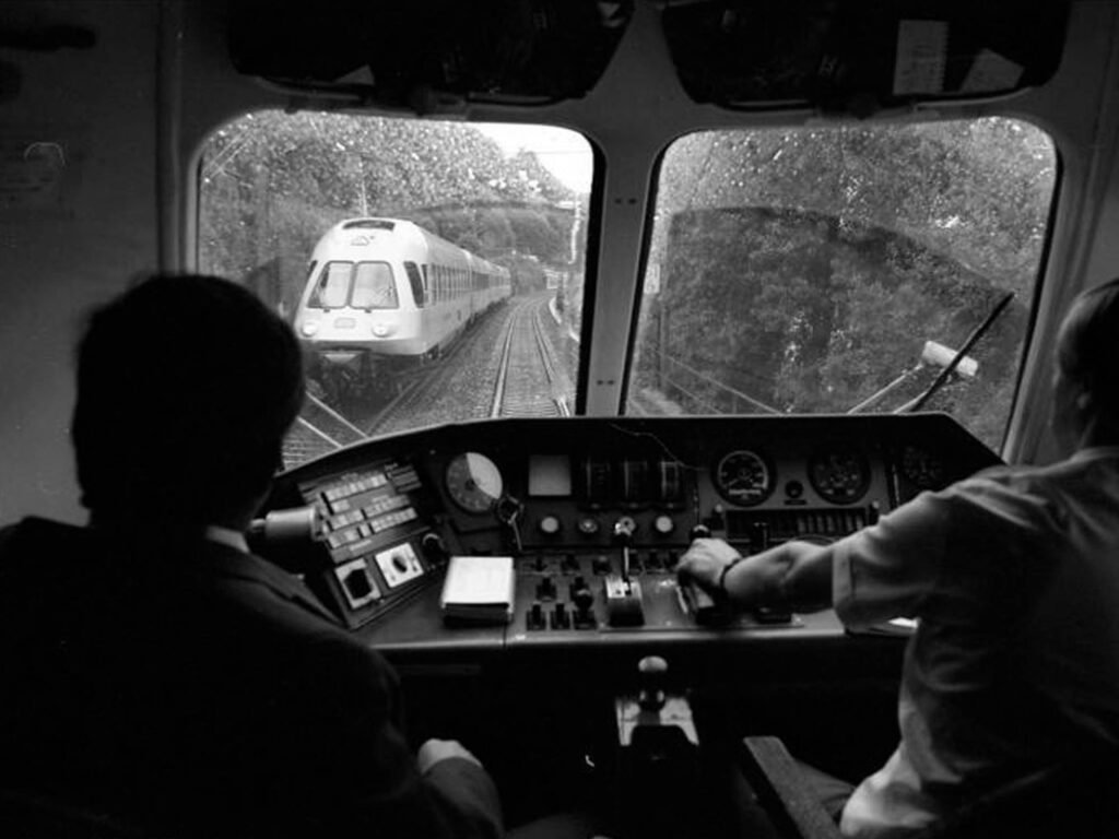 Dans la cabine du conducteur de la BR Class 403, 1988