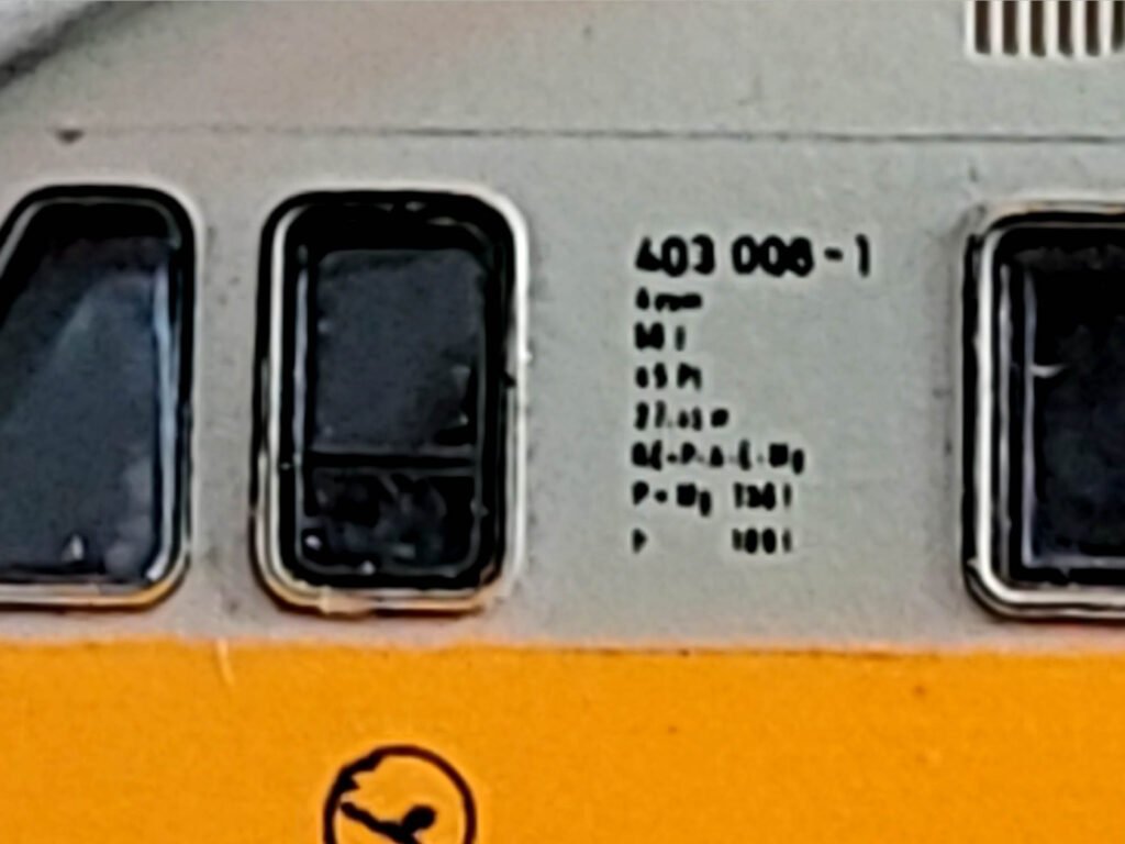 Miniature Automotrice BR Class 403 - Lima - Echelle N