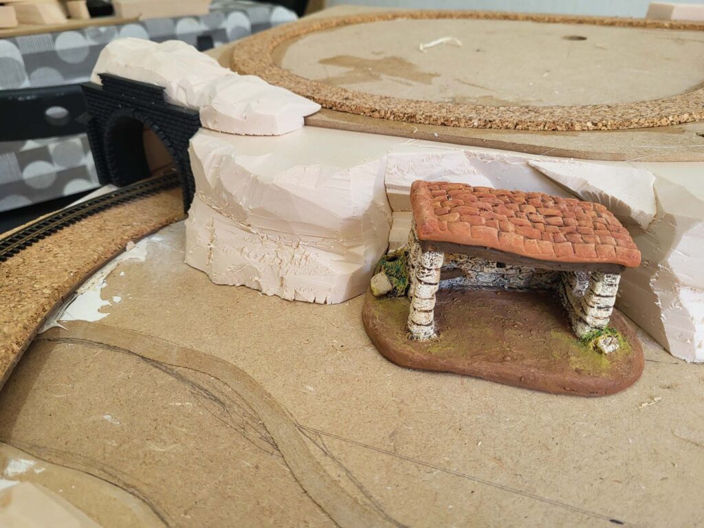 santons fouque 2cms etable pente sur socle 002