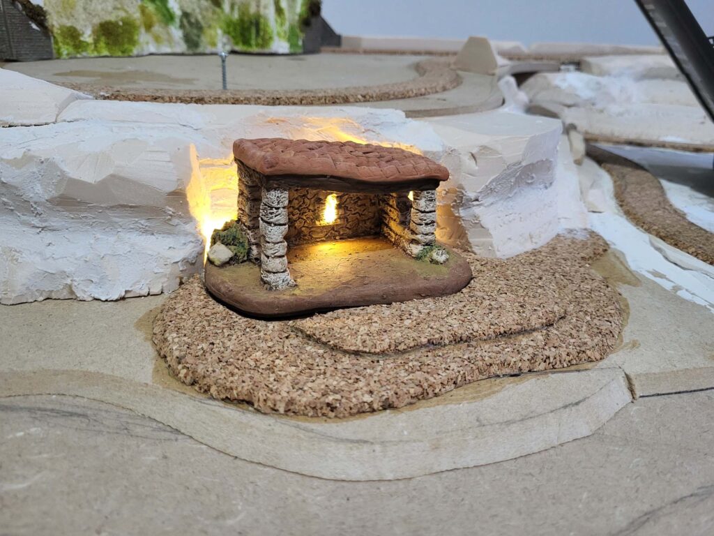 santons fouque 2cms etable pente sur socle 005