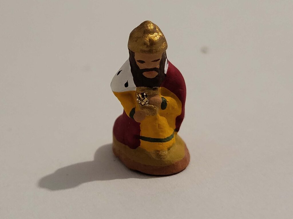 santons fouque 2cms roi mage gaspard a genoux 001
