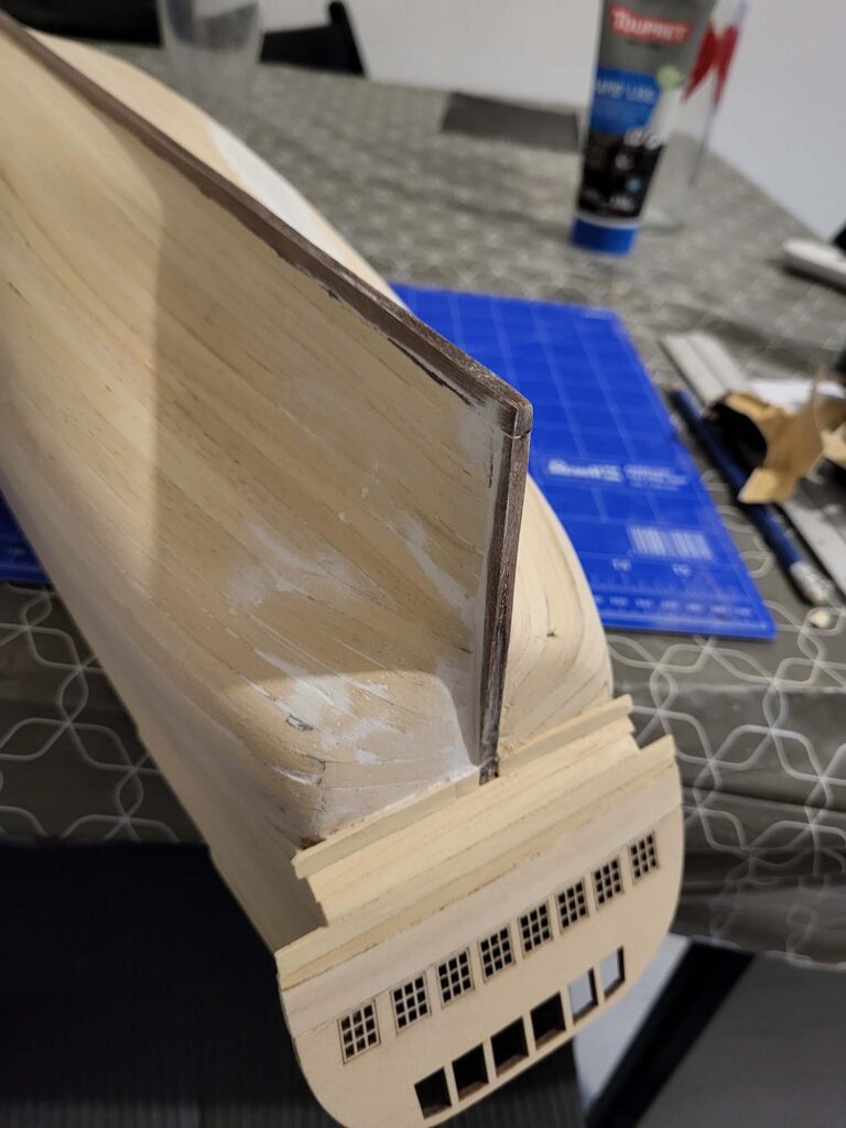 Fermeture du dessous des fenêtres du chateau