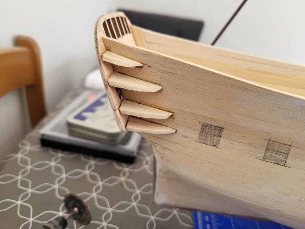 Pose des renforts de mise en volume du chateau