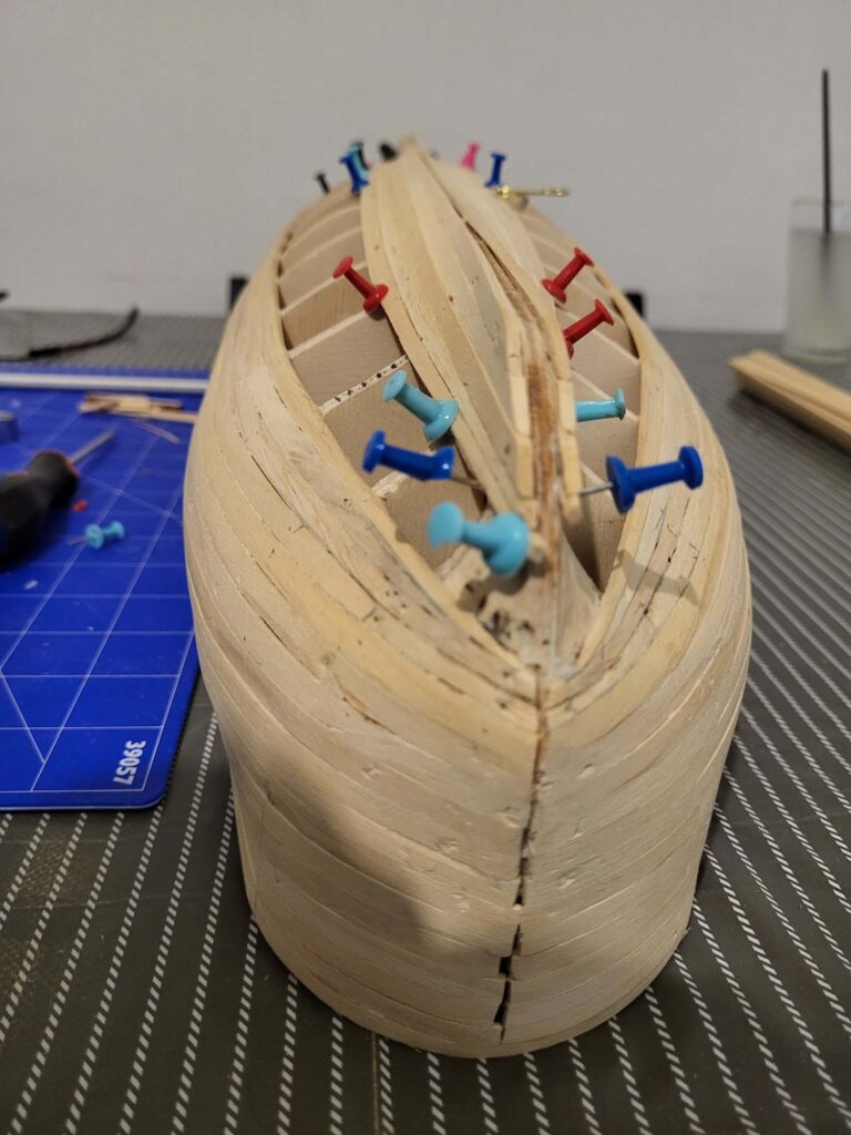 Maquette de l'Hermione - Pose des Bordées basses depuis la quille - 03