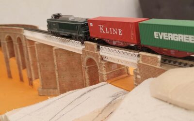 Habillage des piles et des arches : Le pont prend ses couleurs